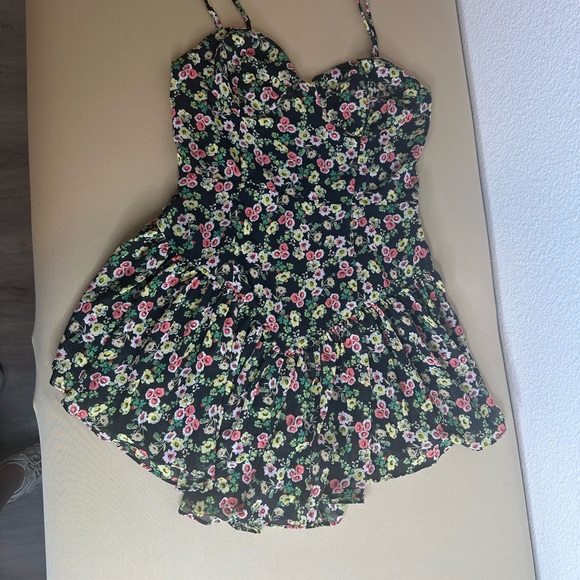 ROMPER - Picture 2 of 5